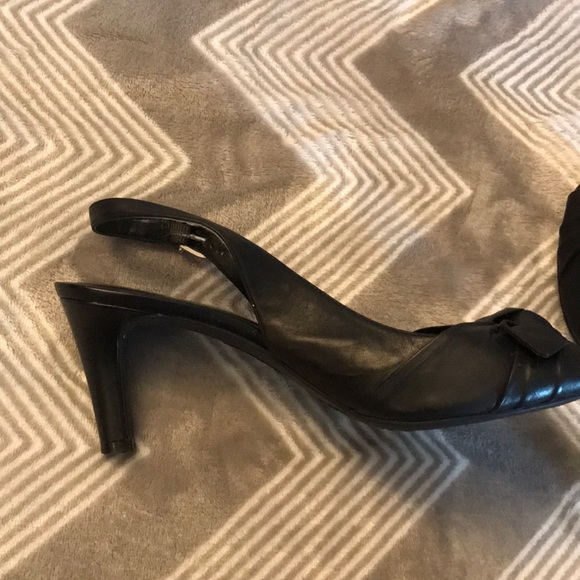Pretty Black shoes - Picture 2 of 5